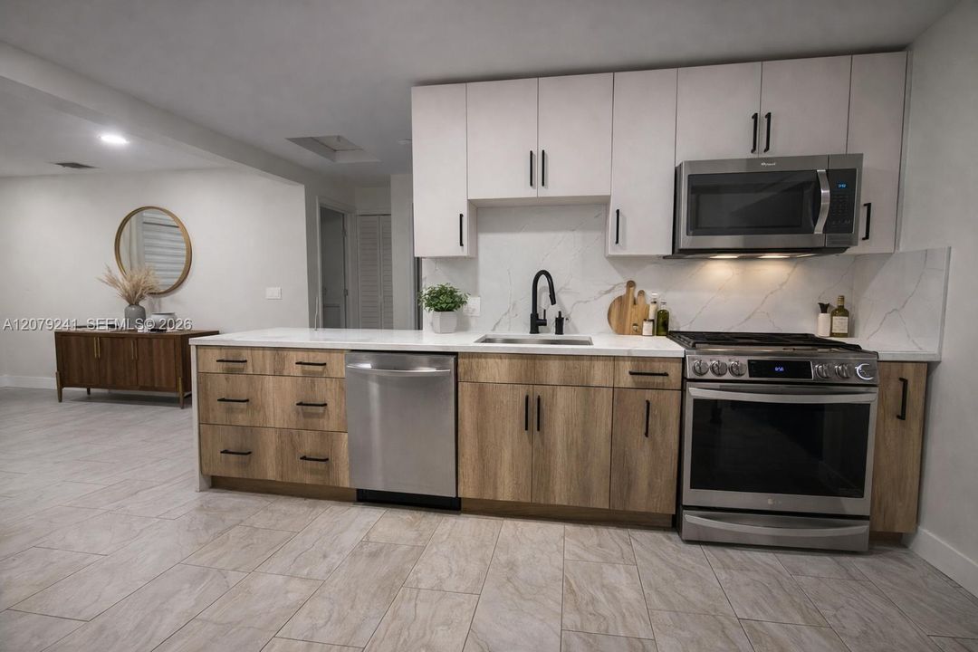 For Rent: $3,700 (3 beds, 2 baths, 1570 Square Feet)