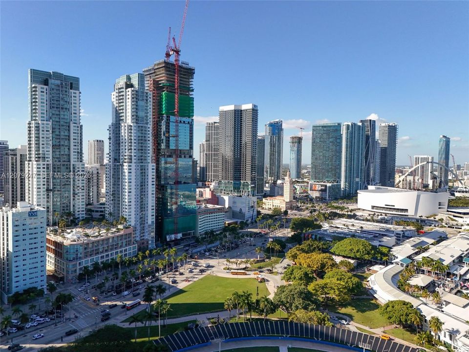 For Sale: $399,000 (1 beds, 1 baths, 802 Square Feet)