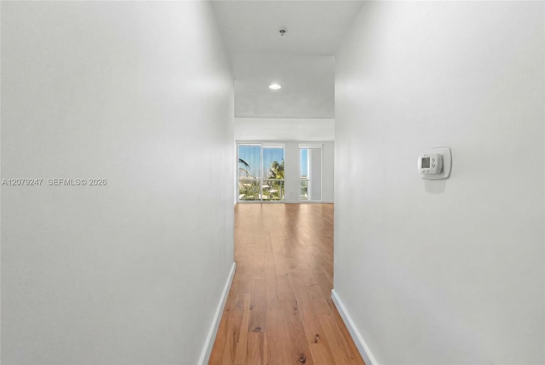 For Sale: $399,000 (1 beds, 1 baths, 802 Square Feet)