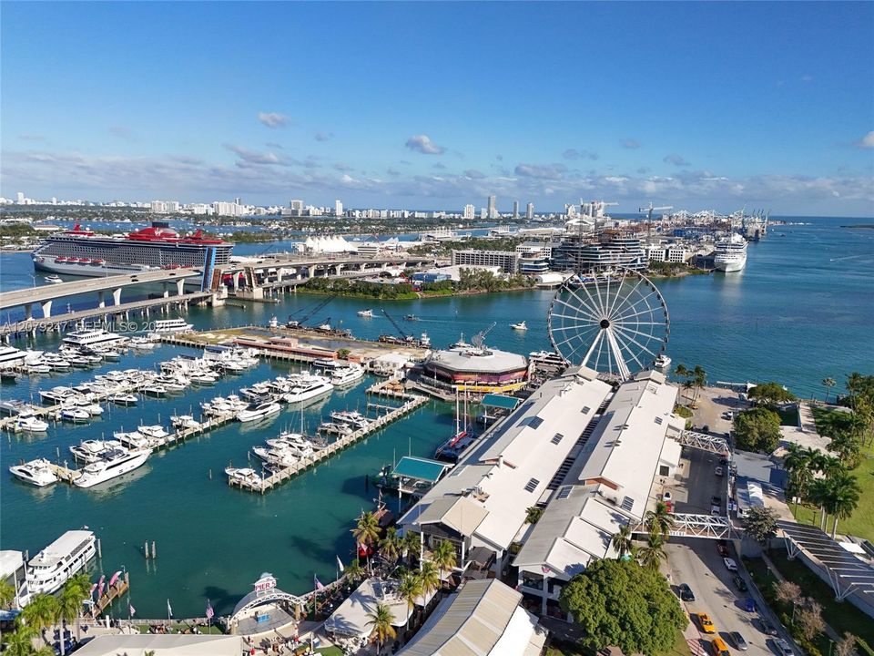 For Sale: $399,000 (1 beds, 1 baths, 802 Square Feet)