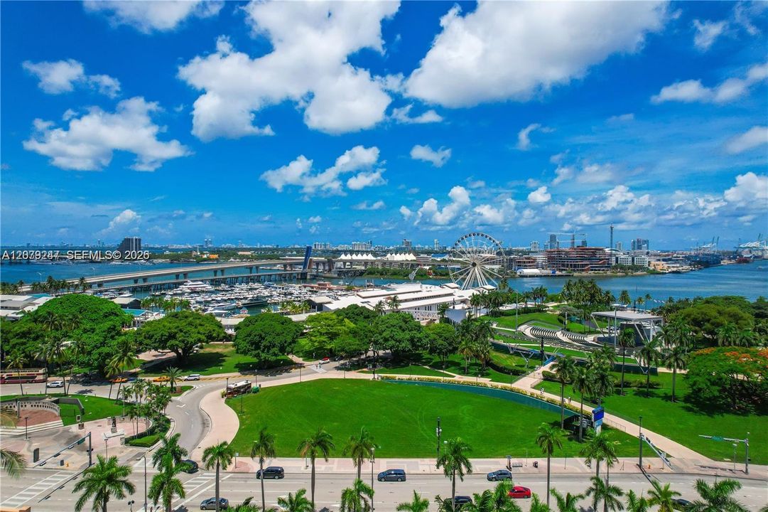 For Sale: $399,000 (1 beds, 1 baths, 802 Square Feet)