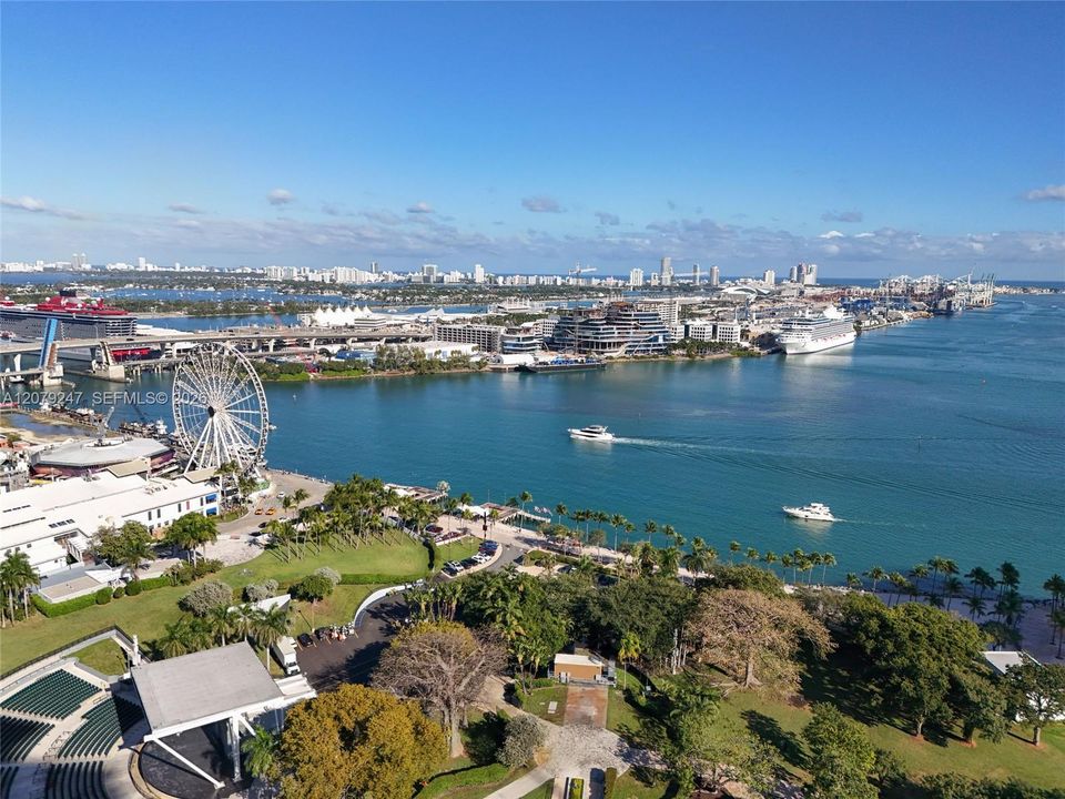 For Sale: $399,000 (1 beds, 1 baths, 802 Square Feet)