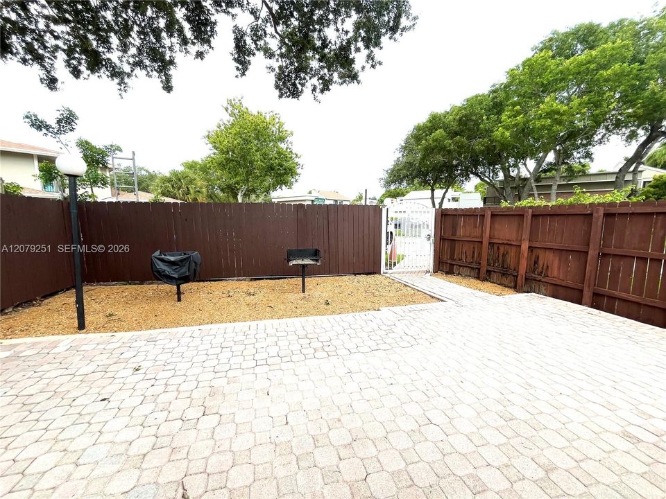 For Rent: $2,650 (2 beds, 2 baths, 1259 Square Feet)
