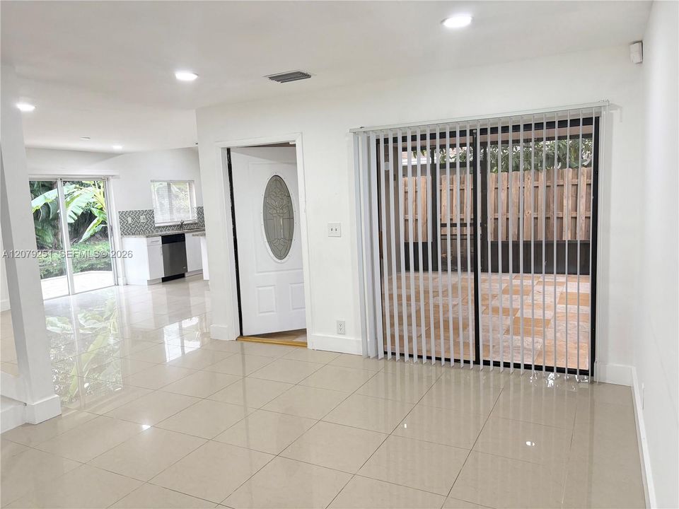 For Rent: $2,650 (2 beds, 2 baths, 1259 Square Feet)