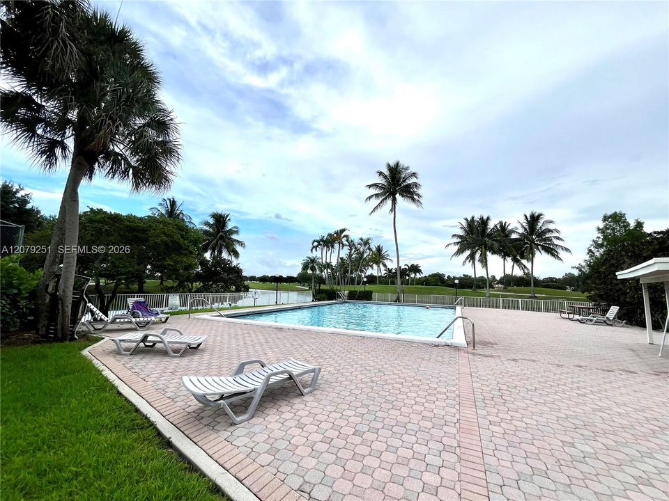 For Rent: $2,650 (2 beds, 2 baths, 1259 Square Feet)
