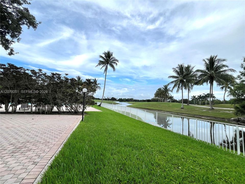 For Rent: $2,650 (2 beds, 2 baths, 1259 Square Feet)