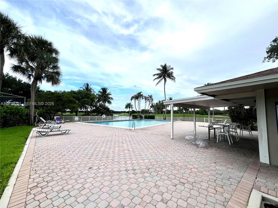 For Rent: $2,650 (2 beds, 2 baths, 1259 Square Feet)