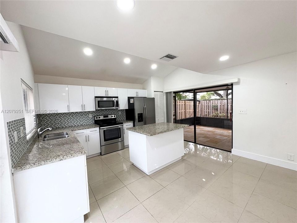 For Rent: $2,650 (2 beds, 2 baths, 1259 Square Feet)