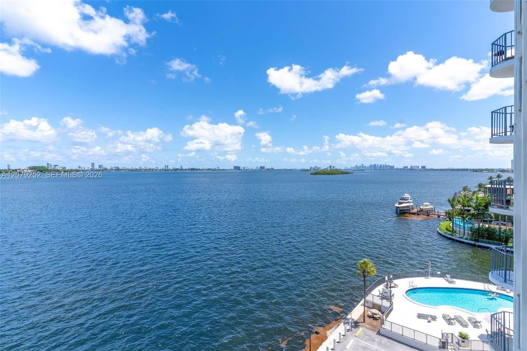 For Rent: $3,100 (2 beds, 2 baths, 1124 Square Feet)