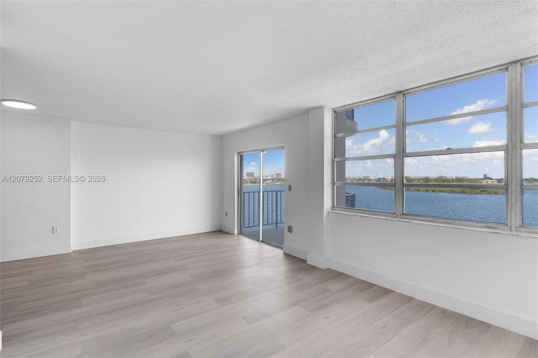 For Rent: $3,100 (2 beds, 2 baths, 1124 Square Feet)