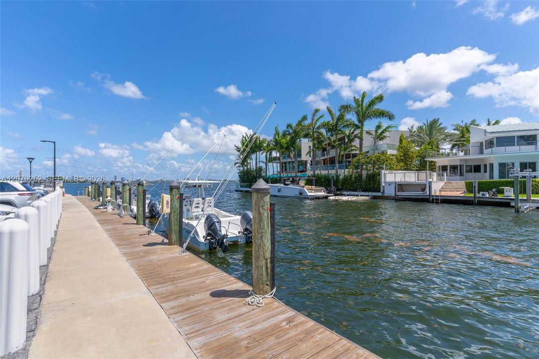 For Rent: $3,100 (2 beds, 2 baths, 1124 Square Feet)