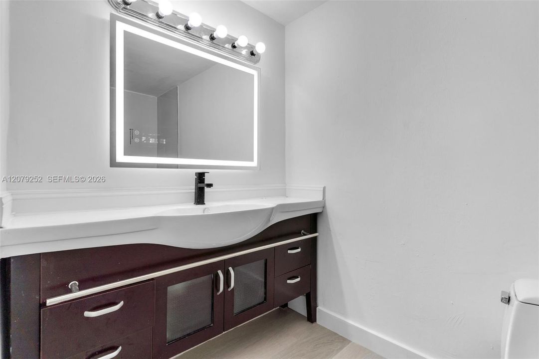 For Rent: $3,100 (2 beds, 2 baths, 1124 Square Feet)