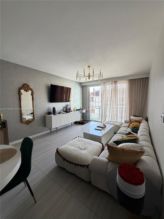 En Renta: $3,950 (2 camas, 2 baños, 933 Pies cuadrados)