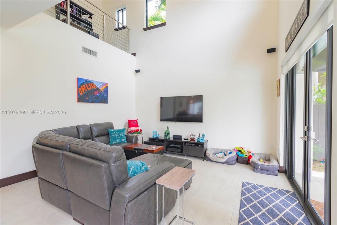 En Venta: $1,895,000 (4 camas, 3 baños, 2646 Pies cuadrados)