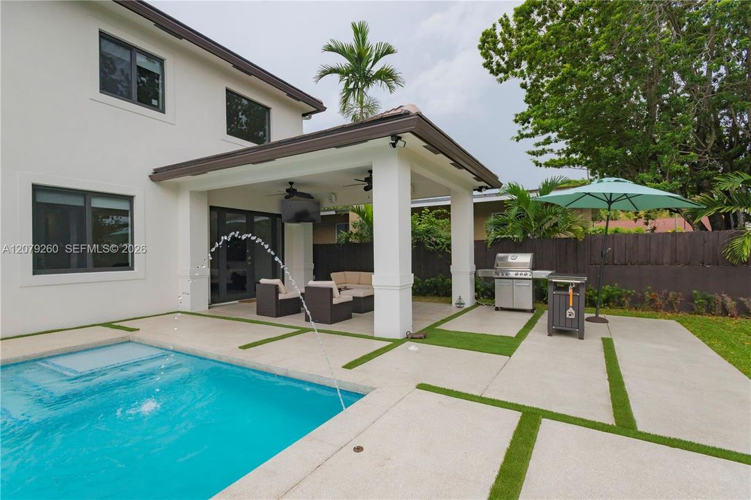 En Venta: $1,895,000 (4 camas, 3 baños, 2646 Pies cuadrados)