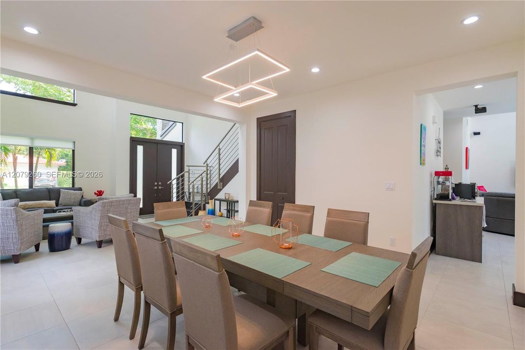 En Venta: $1,895,000 (4 camas, 3 baños, 2646 Pies cuadrados)