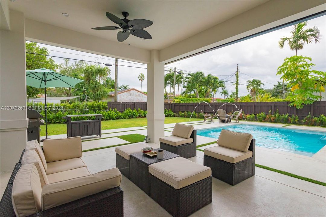 En Venta: $1,895,000 (4 camas, 3 baños, 2646 Pies cuadrados)