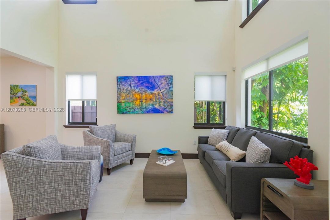 En Venta: $1,895,000 (4 camas, 3 baños, 2646 Pies cuadrados)