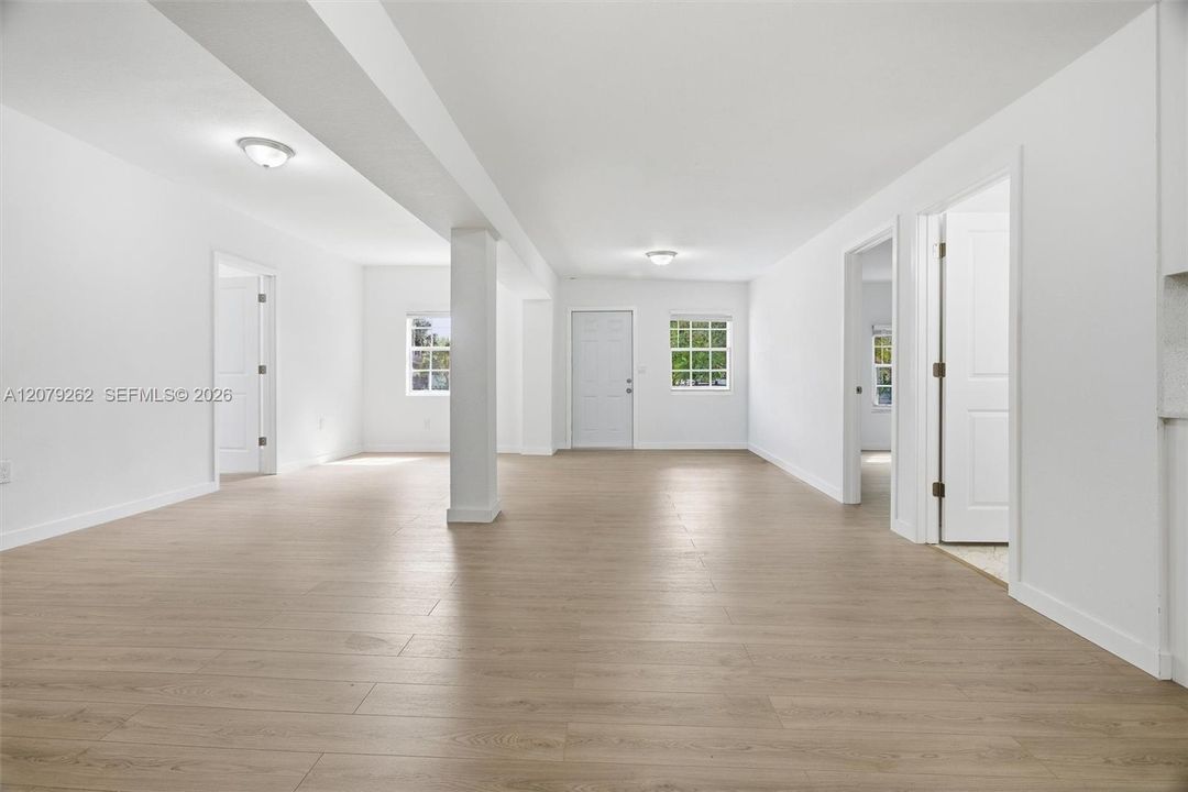 For Rent: $3,400 (3 beds, 2 baths, 1700 Square Feet)