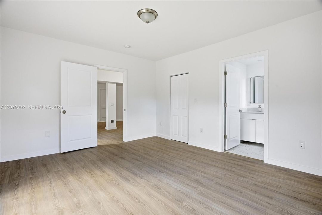 For Rent: $3,400 (3 beds, 2 baths, 1700 Square Feet)