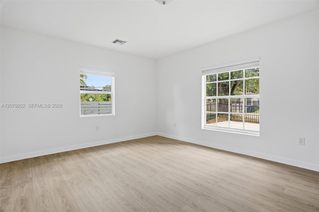 For Rent: $3,400 (3 beds, 2 baths, 1700 Square Feet)