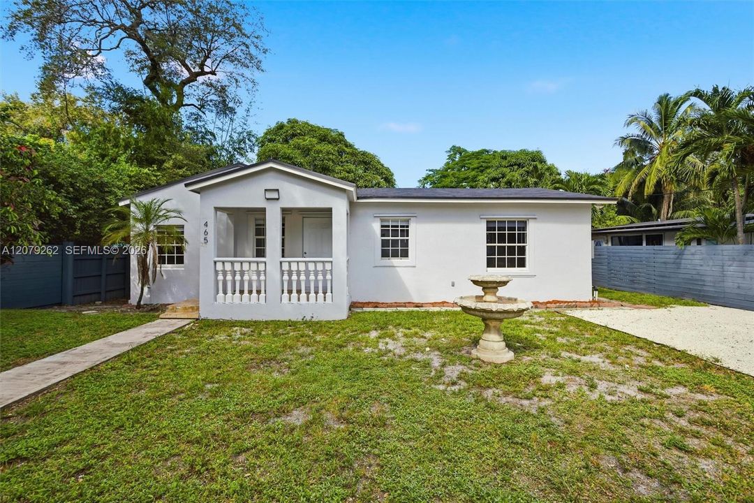 For Rent: $3,400 (3 beds, 2 baths, 1700 Square Feet)