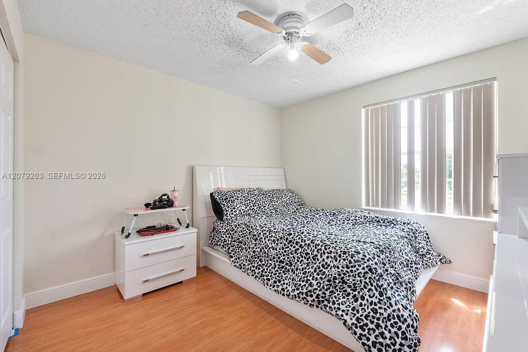 GUEST BED