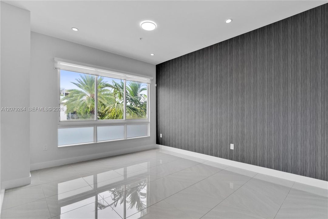 En Venta: $896,000 (3 camas, 4 baños, 2399 Pies cuadrados)