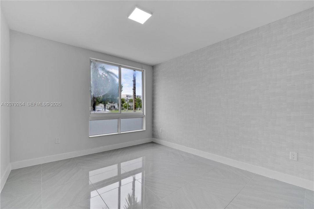 En Venta: $896,000 (3 camas, 4 baños, 2399 Pies cuadrados)
