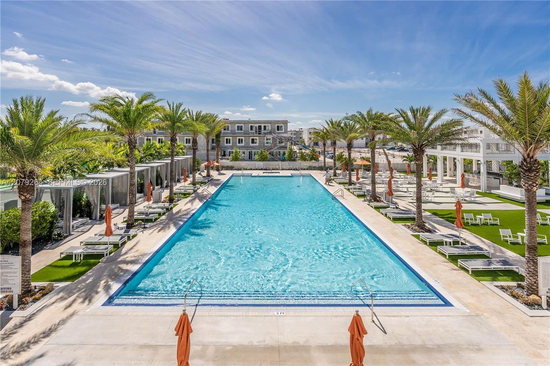 En Venta: $896,000 (3 camas, 4 baños, 2399 Pies cuadrados)