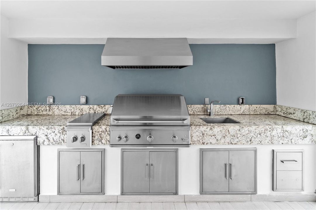En Venta: $896,000 (3 camas, 4 baños, 2399 Pies cuadrados)