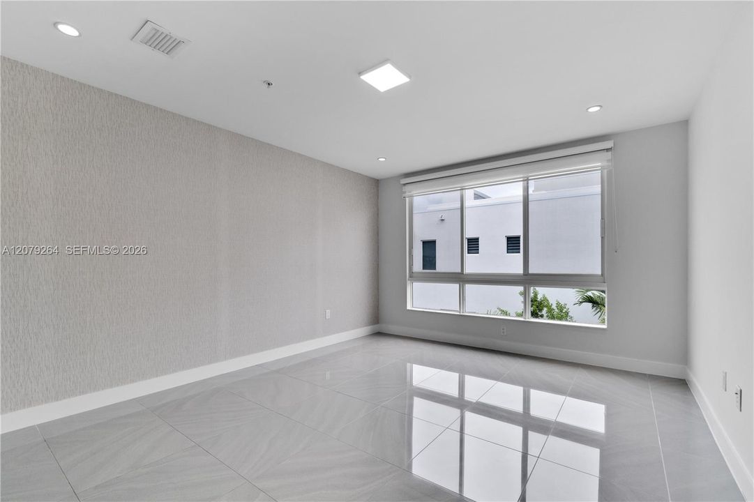 En Venta: $896,000 (3 camas, 4 baños, 2399 Pies cuadrados)