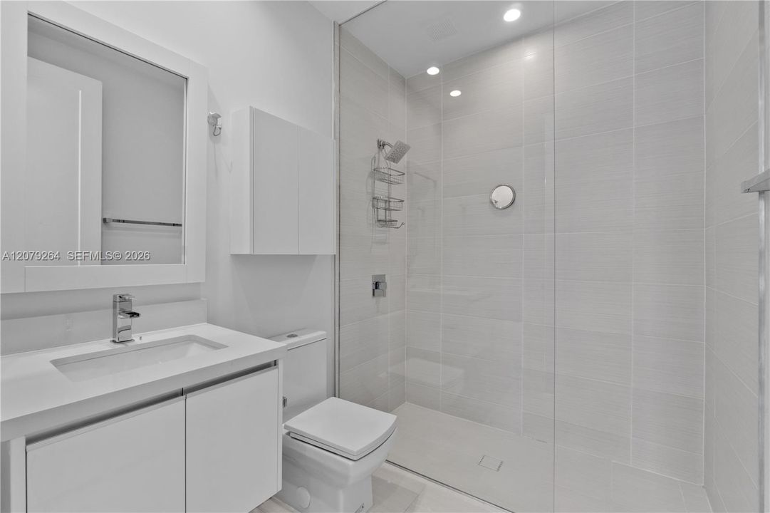 En Venta: $896,000 (3 camas, 4 baños, 2399 Pies cuadrados)