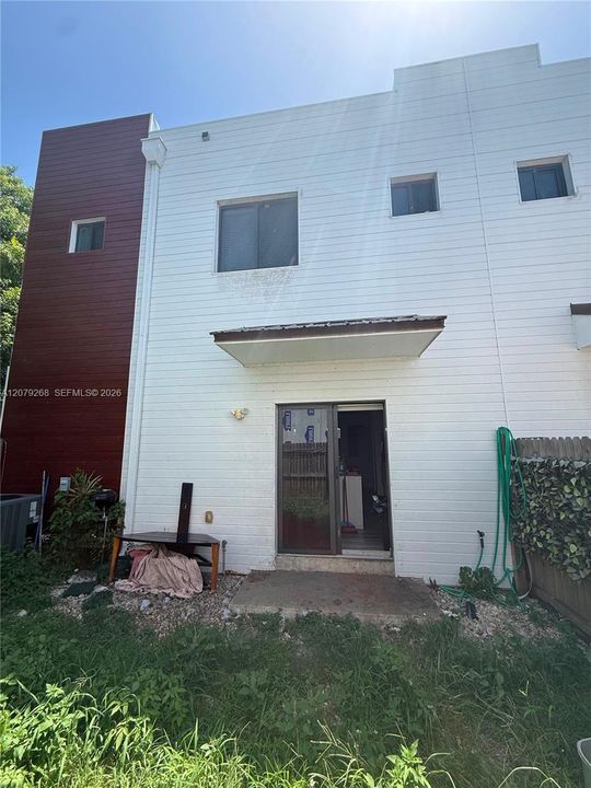 For Sale: $380,000 (3 beds, 2 baths, 1253 Square Feet)