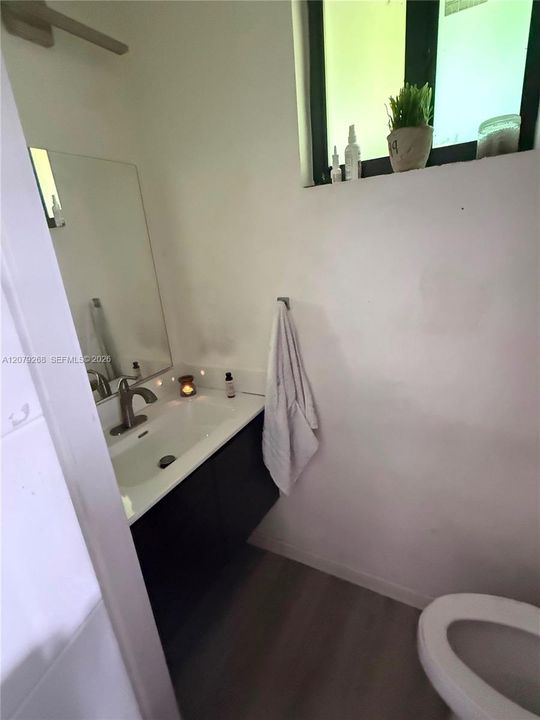 For Sale: $380,000 (3 beds, 2 baths, 1253 Square Feet)