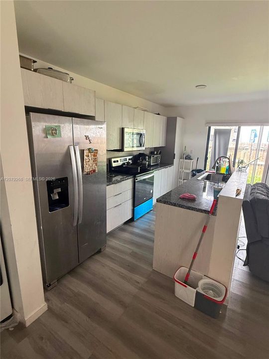 For Sale: $380,000 (3 beds, 2 baths, 1253 Square Feet)