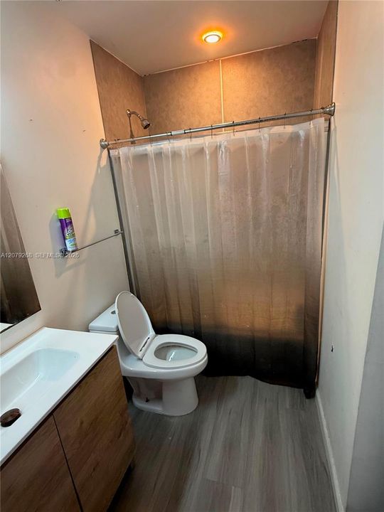 For Sale: $380,000 (3 beds, 2 baths, 1253 Square Feet)