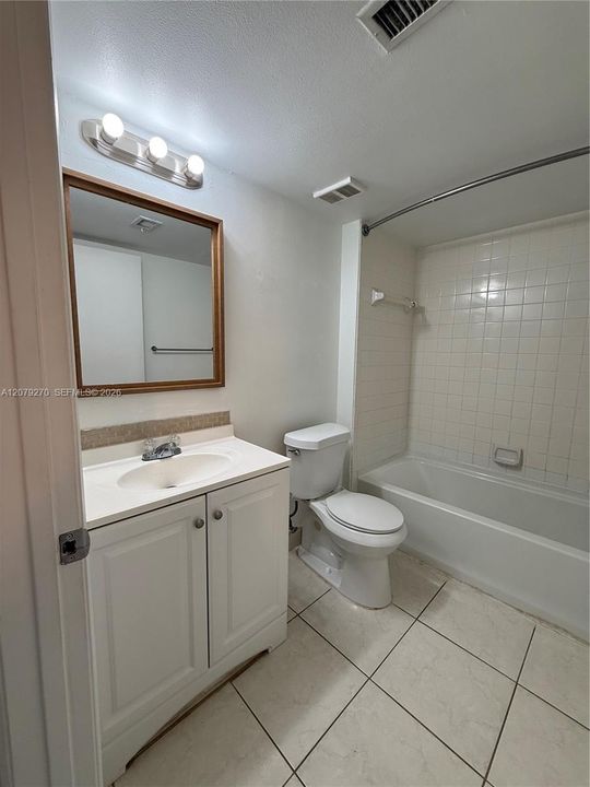 For Rent: $1,700 (1 beds, 1 baths, 754 Square Feet)
