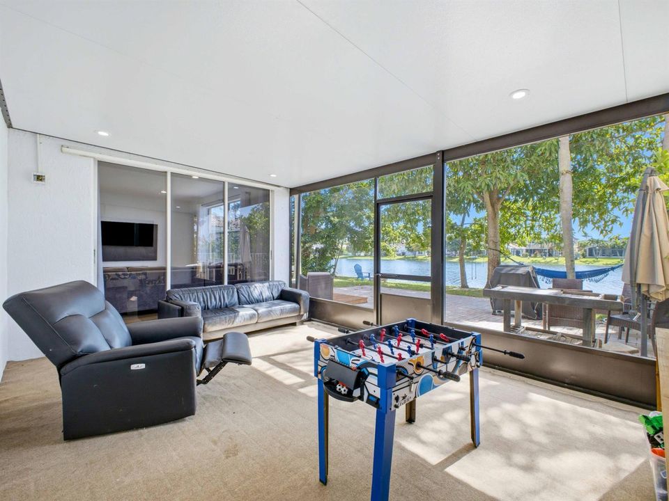 Screened Porch 2
