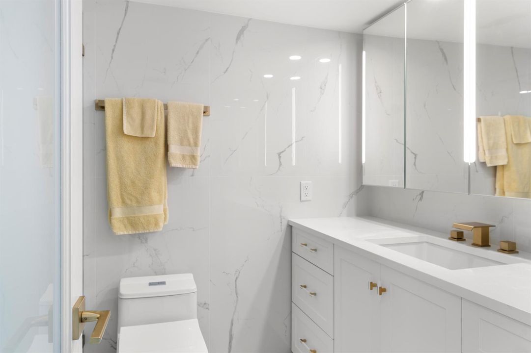 2nd Bathroom