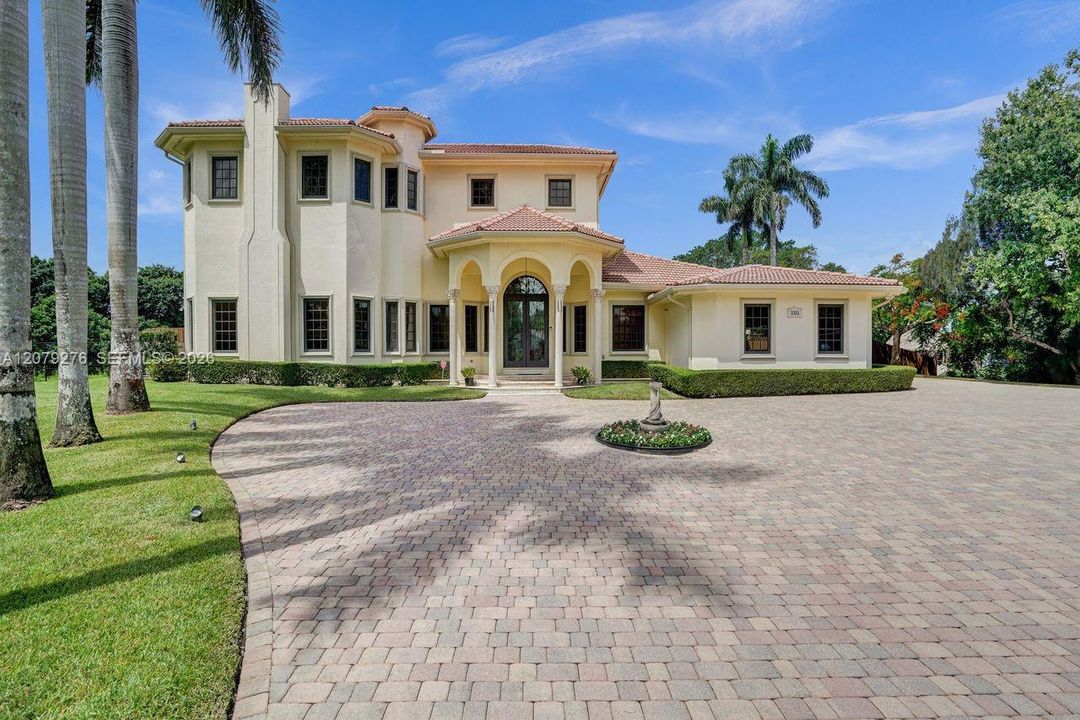 For Sale: $2,285,000 (5 beds, 5 baths, 5025 Square Feet)
