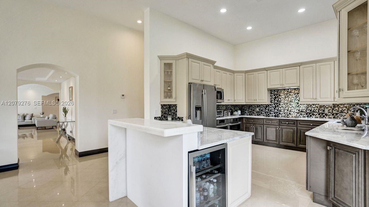 For Sale: $2,285,000 (5 beds, 5 baths, 5025 Square Feet)