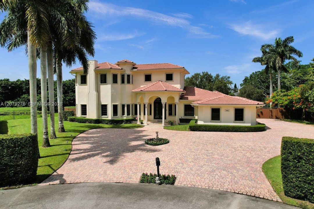 For Sale: $2,285,000 (5 beds, 5 baths, 5025 Square Feet)