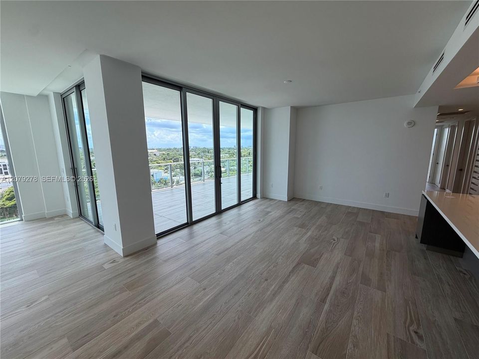 В аренду: $15,000 (2 спален, 2 ванн, 0 Квадратных фут)