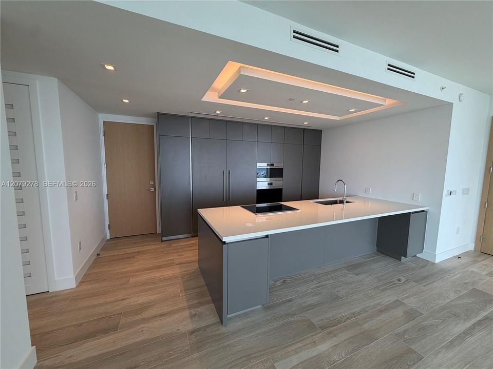 В аренду: $15,000 (2 спален, 2 ванн, 0 Квадратных фут)