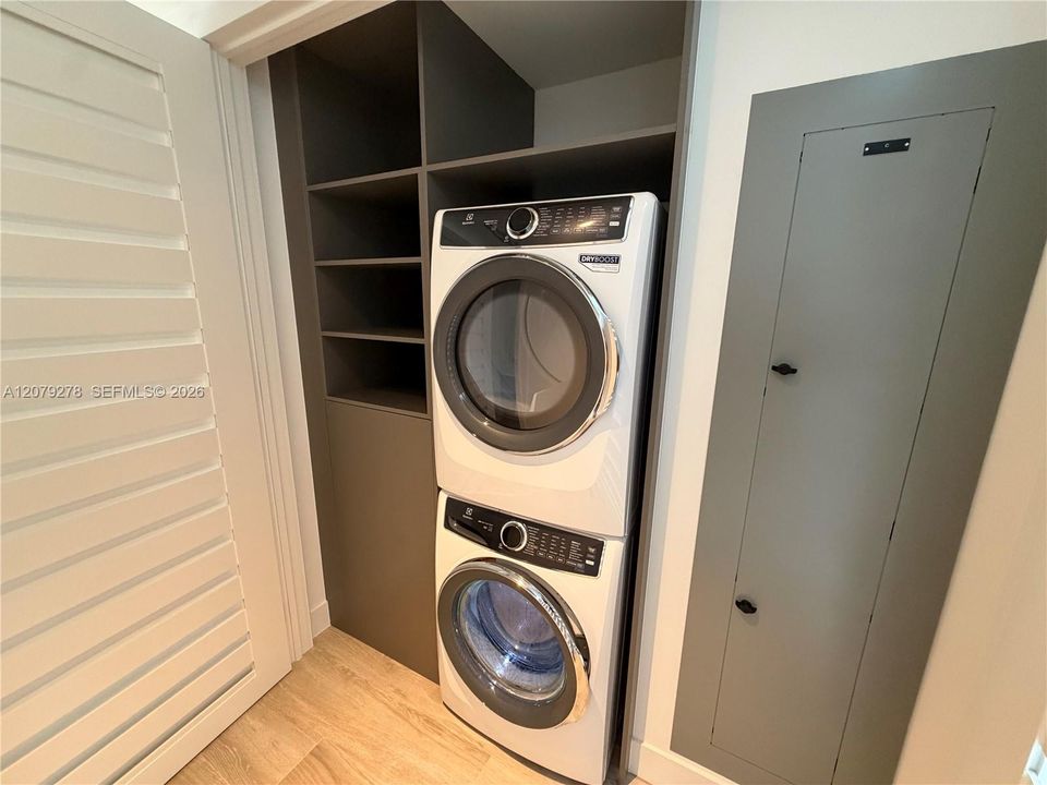 В аренду: $15,000 (2 спален, 2 ванн, 0 Квадратных фут)