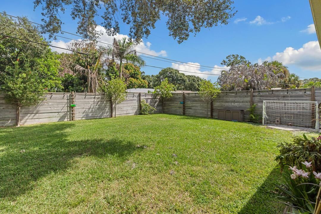 7506 Kenwood Road-22