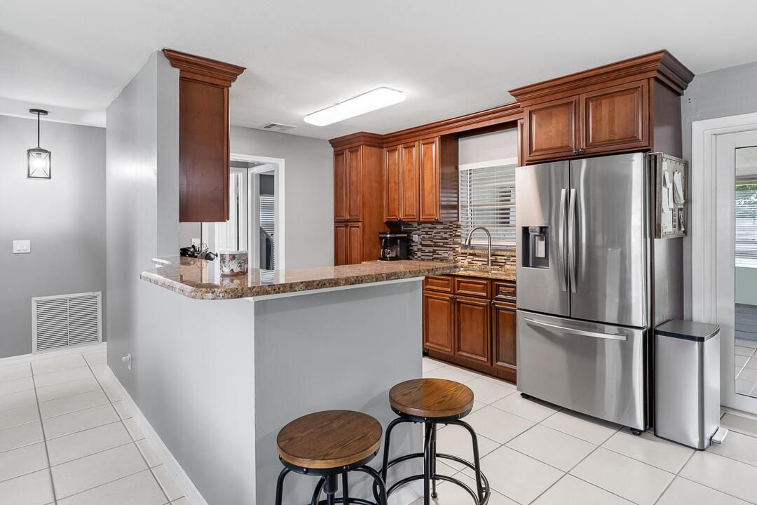 7506 Kenwood Road-10