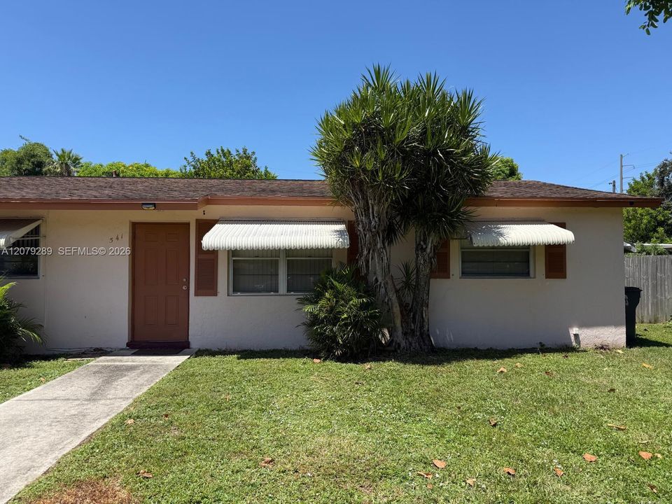 For Rent: $2,400 (3 beds, 1 baths, 1960 Square Feet)