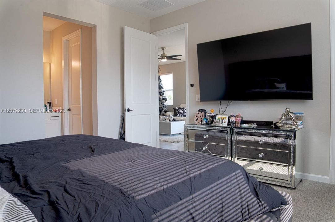 For Sale: $305,000 (3 beds, 2 baths, 1680 Square Feet)